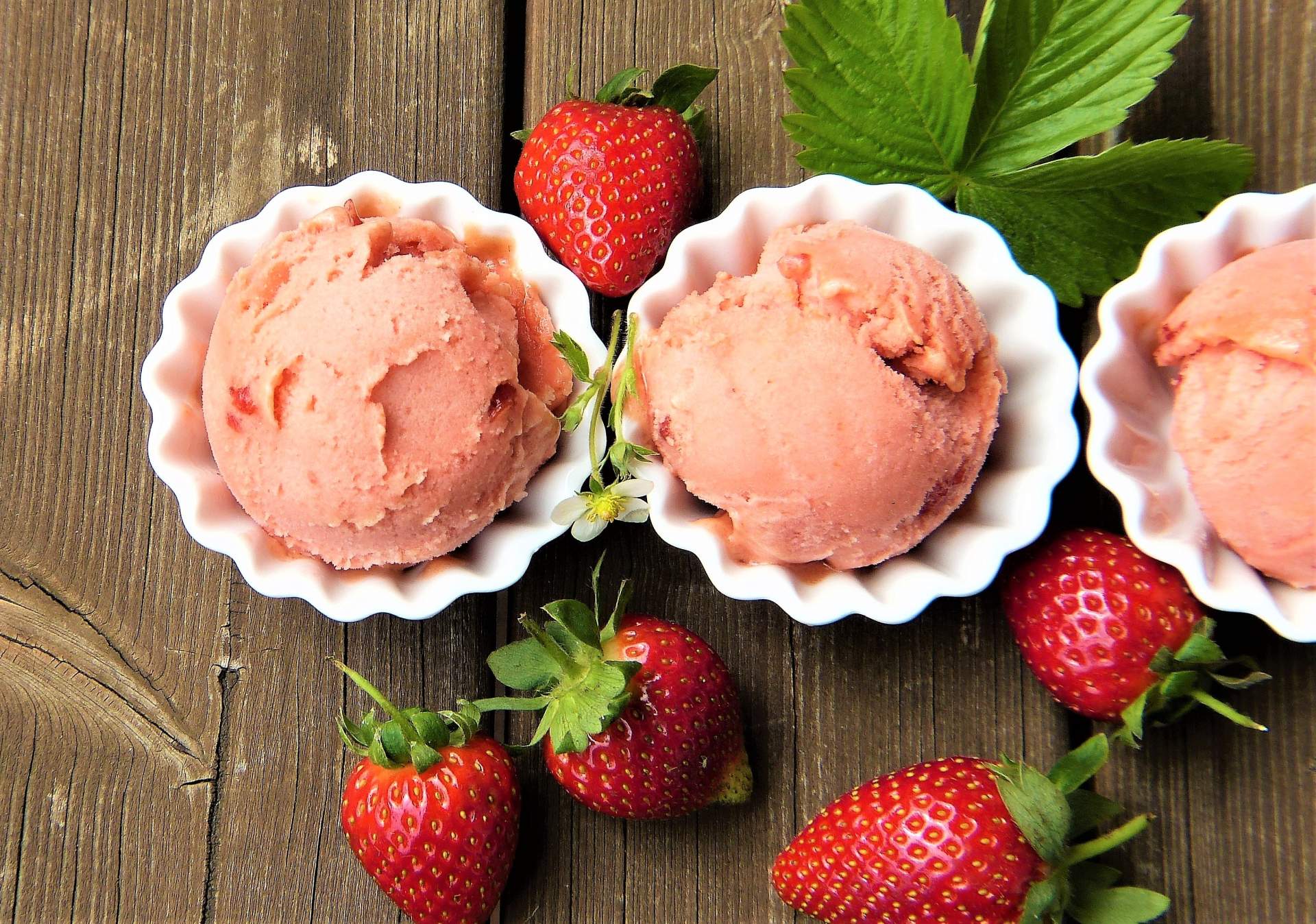Erdbeeren und Kokosmilch für Erdbeer-Kokos-Sorbet - Gastrosofie