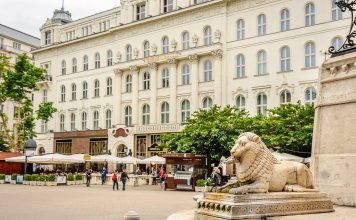 Kaiserlich und königlich oder Kaffee und Kuchen im Café Gerbeaud in Budapest