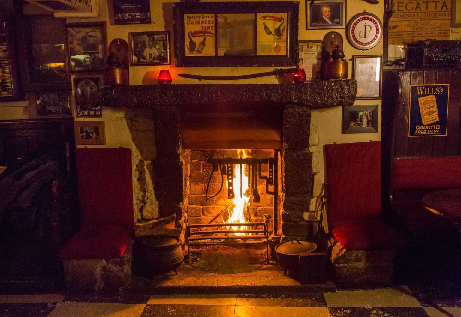 Sean's Bar Specially Blended Irish Whiskey in Sean's Bar in Athlone ...