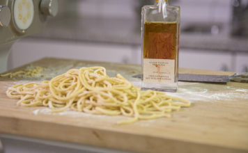 Doktorenhof-Rezept: Safran-Pasta mit Kräuter-Pesto