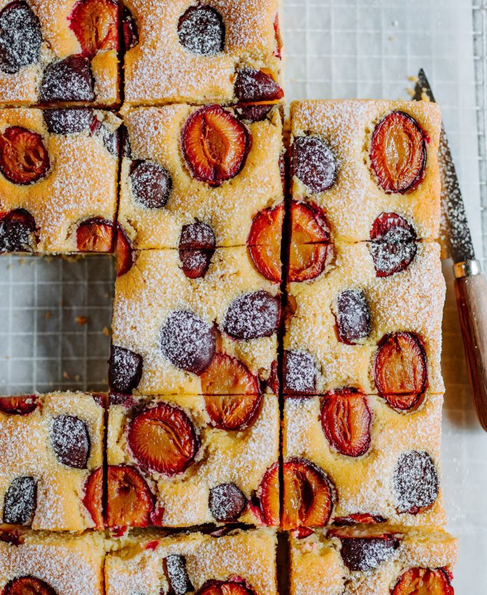 Der saftigste Zwetschkenkuchen der Welt aus dem Buch "Cook your life" von Didi Maier. © TRAUNER Verlag + Buchservice GmbH, Linz
