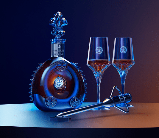 Black Pearl – Louis XIII präsentiert Cognac in 389 Flaschen